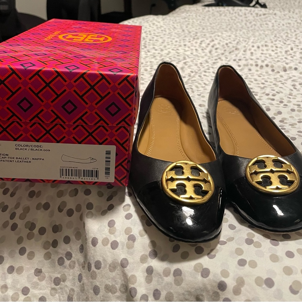 Beautiful Tory Burch Chelse Cap Toe Ballet Nappa Leather/Patent Leather.